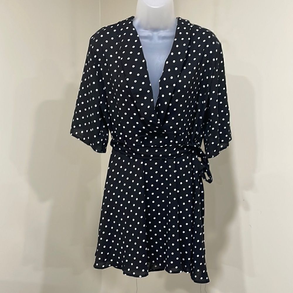 NWT PrettyLittleThing Black White Polka Dot Wrap Dress.  Size 4 S small